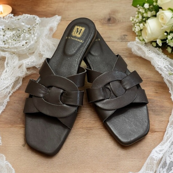 M BY BRUNO MAGLI Alessia Leather Sandal size 7/Eu 37.5 - Picture 1 of 11